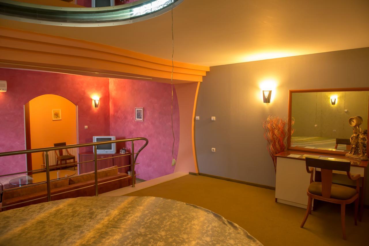Hotel Kapri Yambol Eksteriør bilde