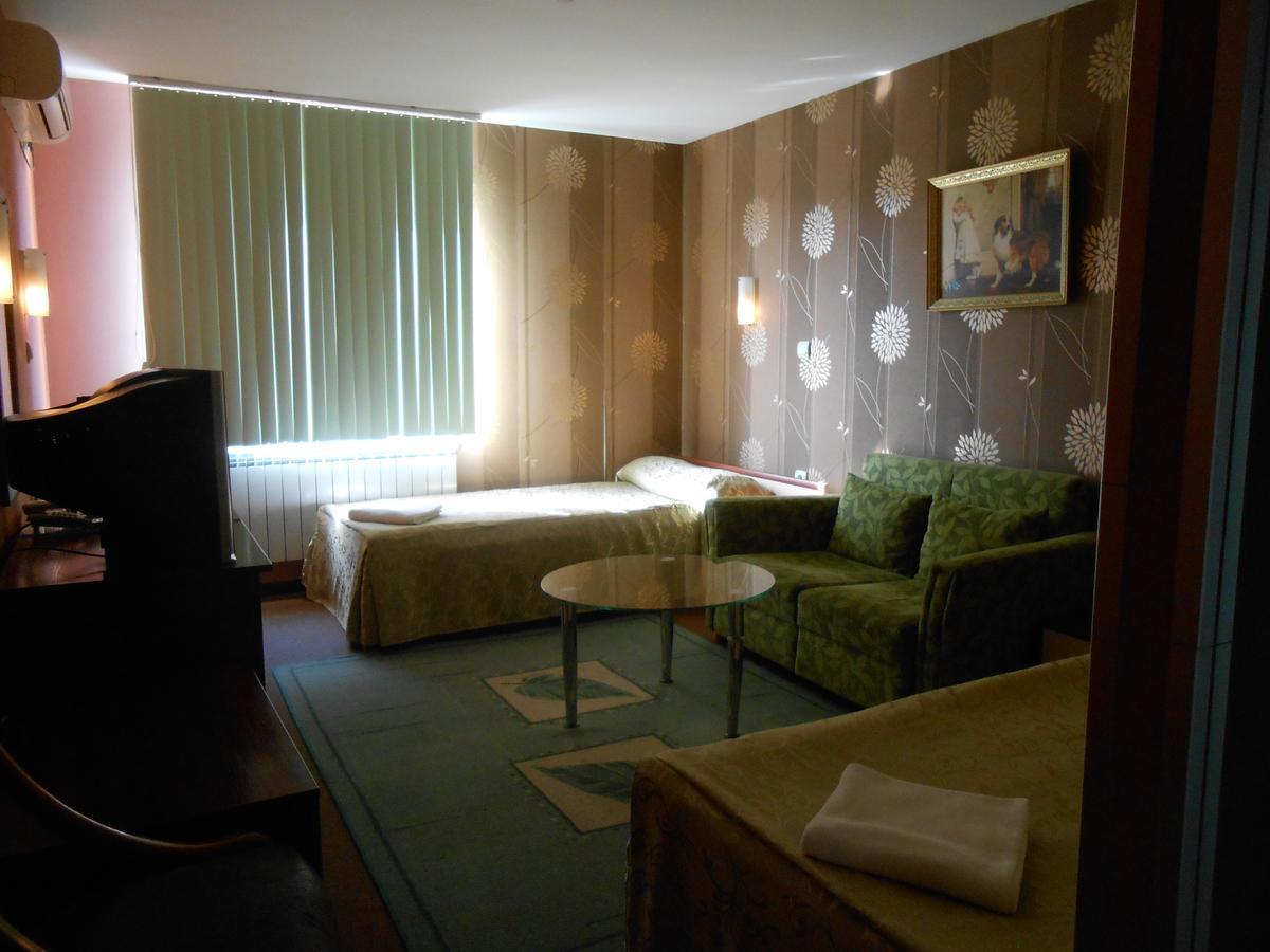 Hotel Kapri Yambol Eksteriør bilde